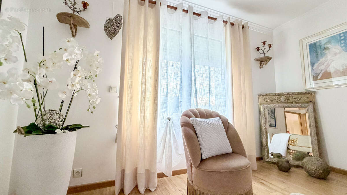 Maison à MORANGIS
