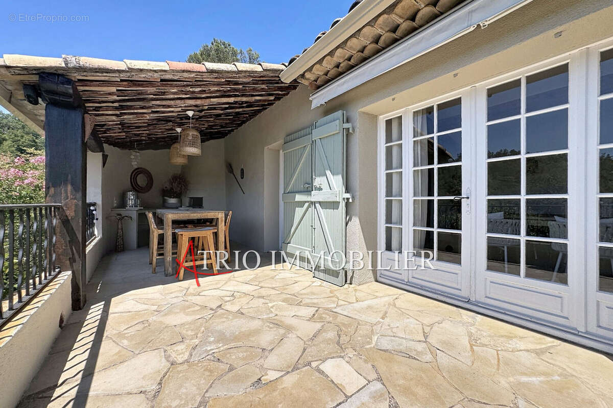 Maison 280 m² à Tourrettes-Sur-Loup  - photo 8