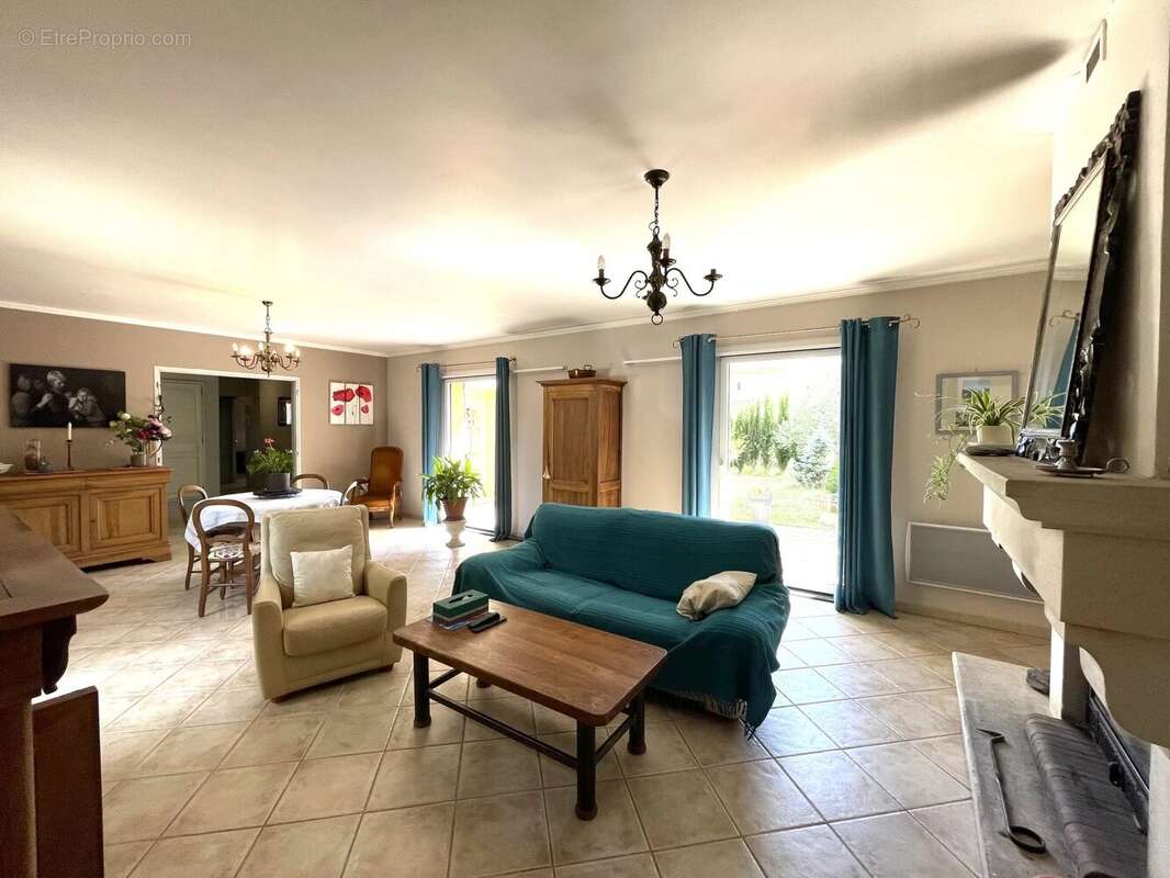 Maison à VAISON-LA-ROMAINE