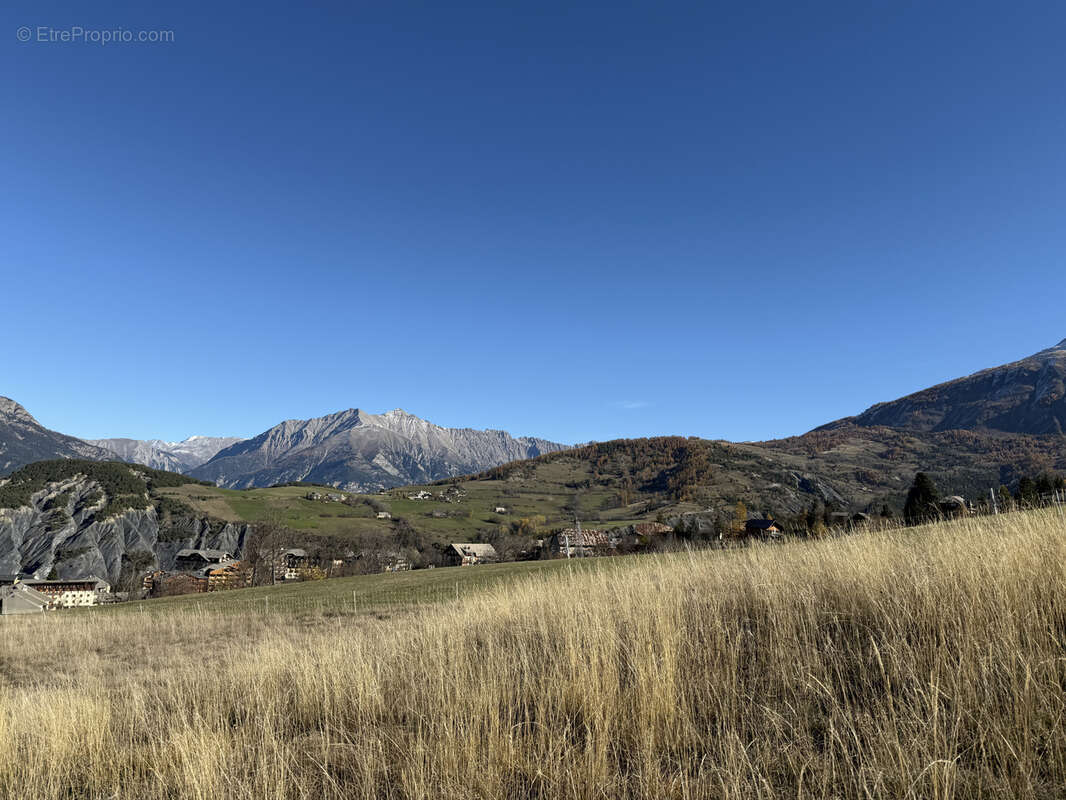 Terrain à LES THUILES