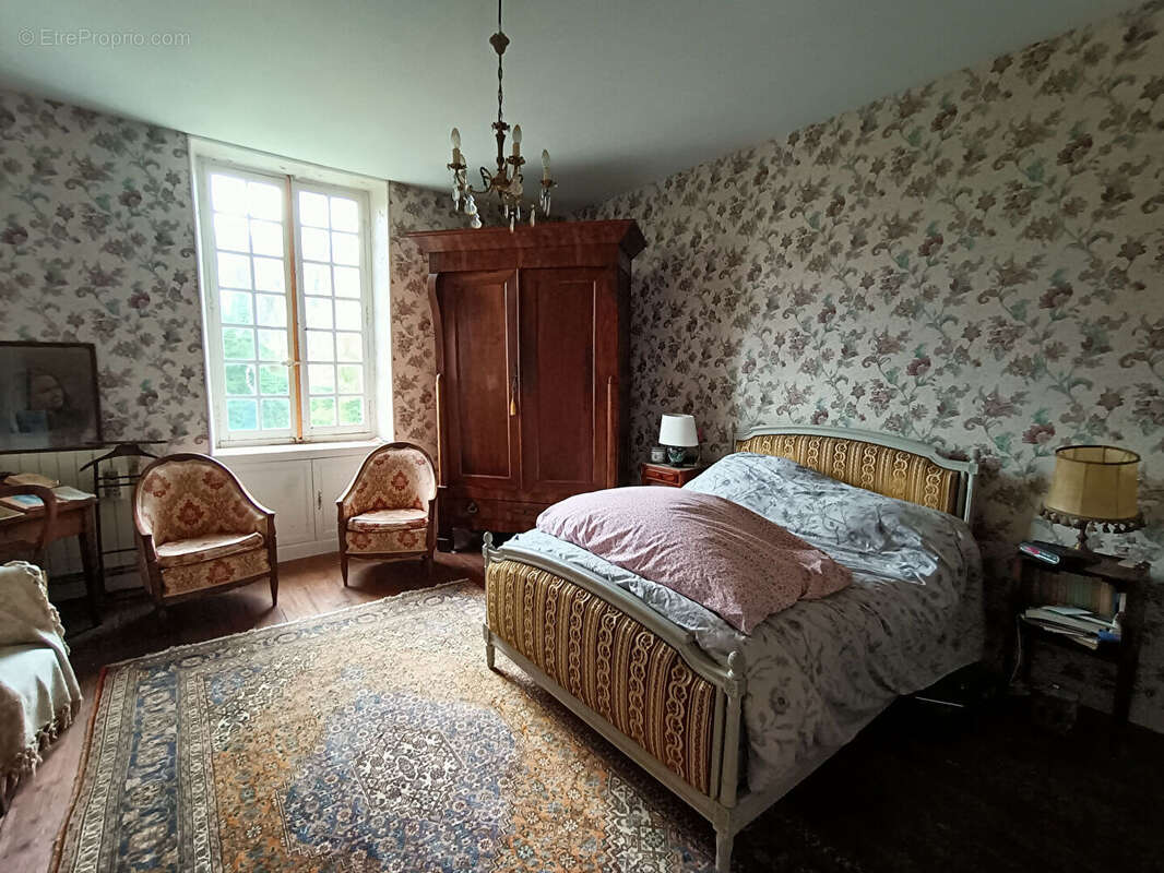 Maison à SAINT-GERMAIN-DE-MARENCENNES