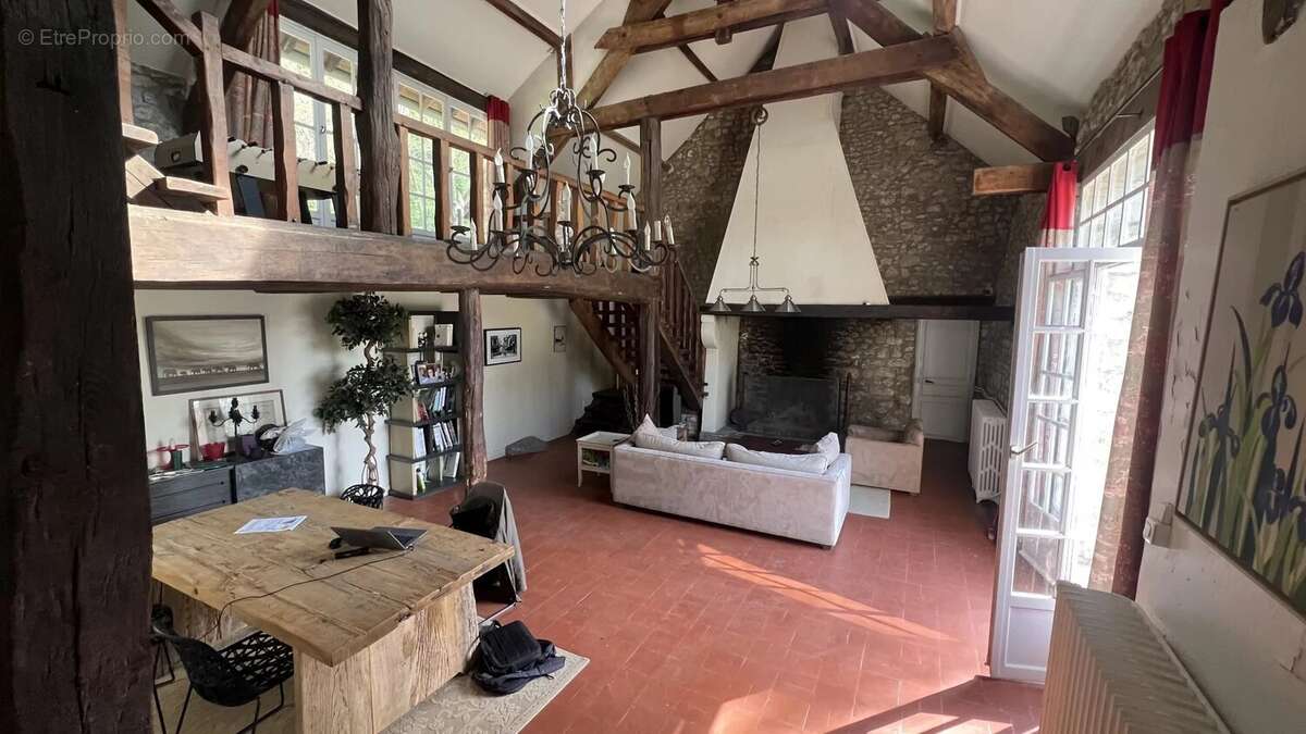 Maison à GUIGNEVILLE-SUR-ESSONNE