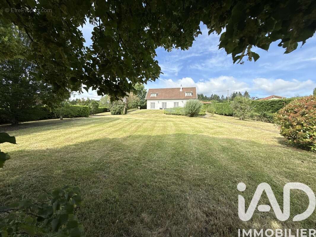 Photo 3 - Maison à SAINT-HAON-LE-VIEUX