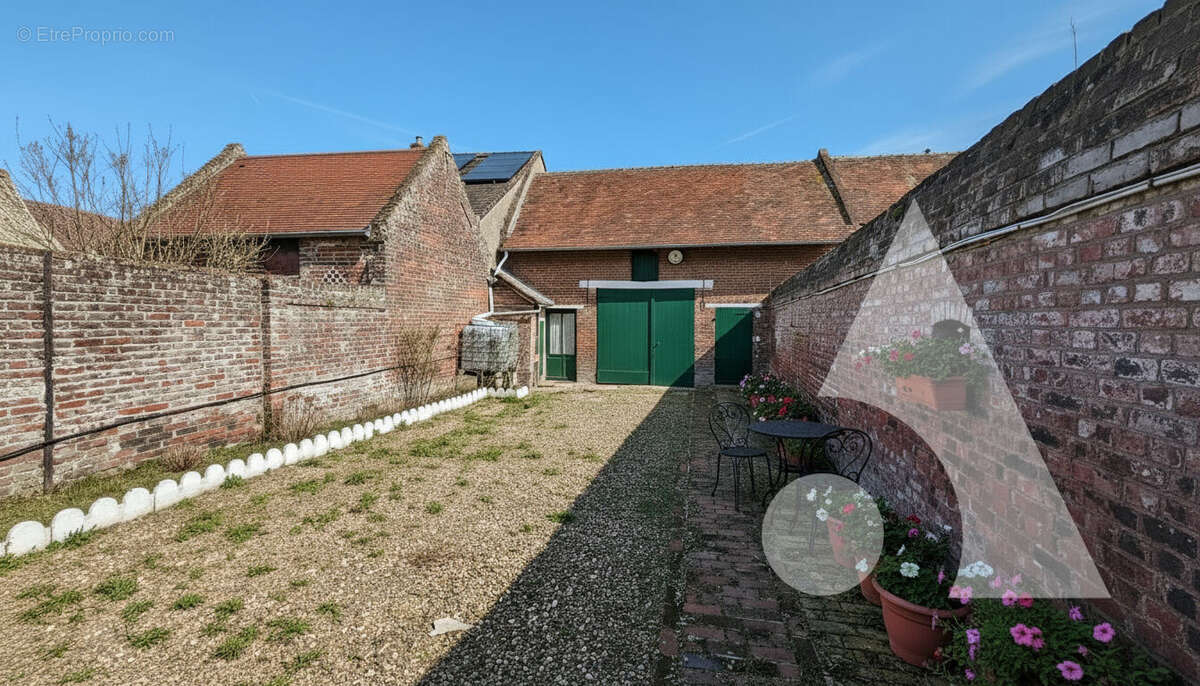 Maison à ESTREES-SAINT-DENIS