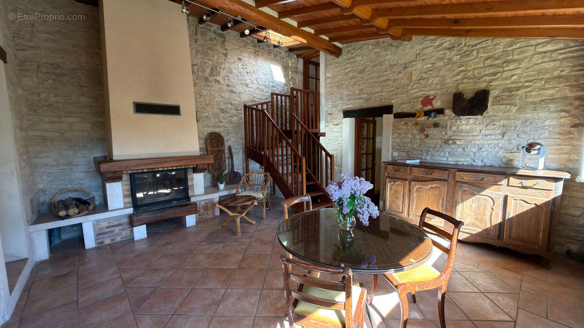 Maison à PRECY-LE-SEC