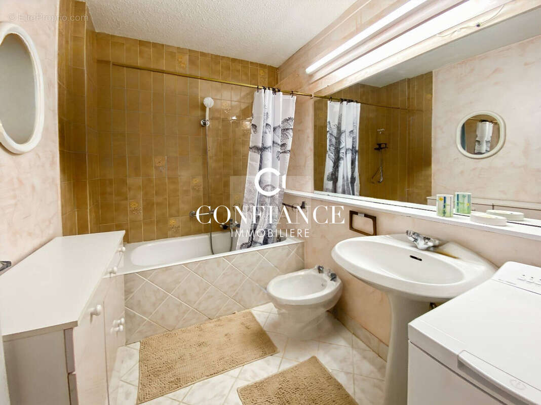 Appartement à SAINT-ETIENNE-DE-TINEE
