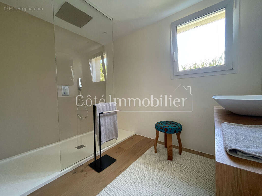 Maison à SAINT-SEBASTIEN-SUR-LOIRE