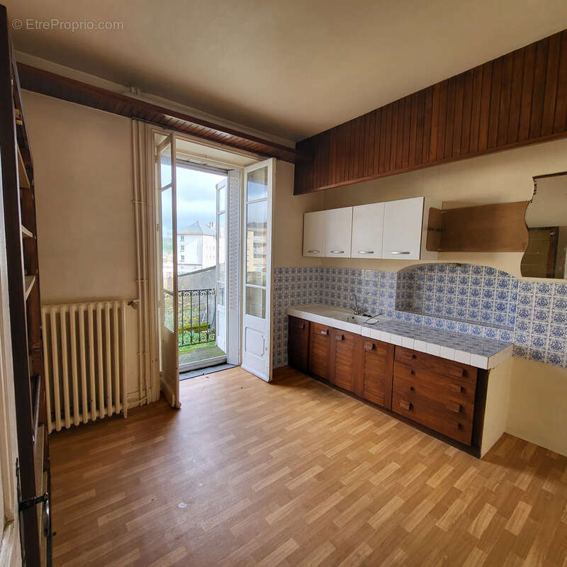 Maison à RIOM-ES-MONTAGNES