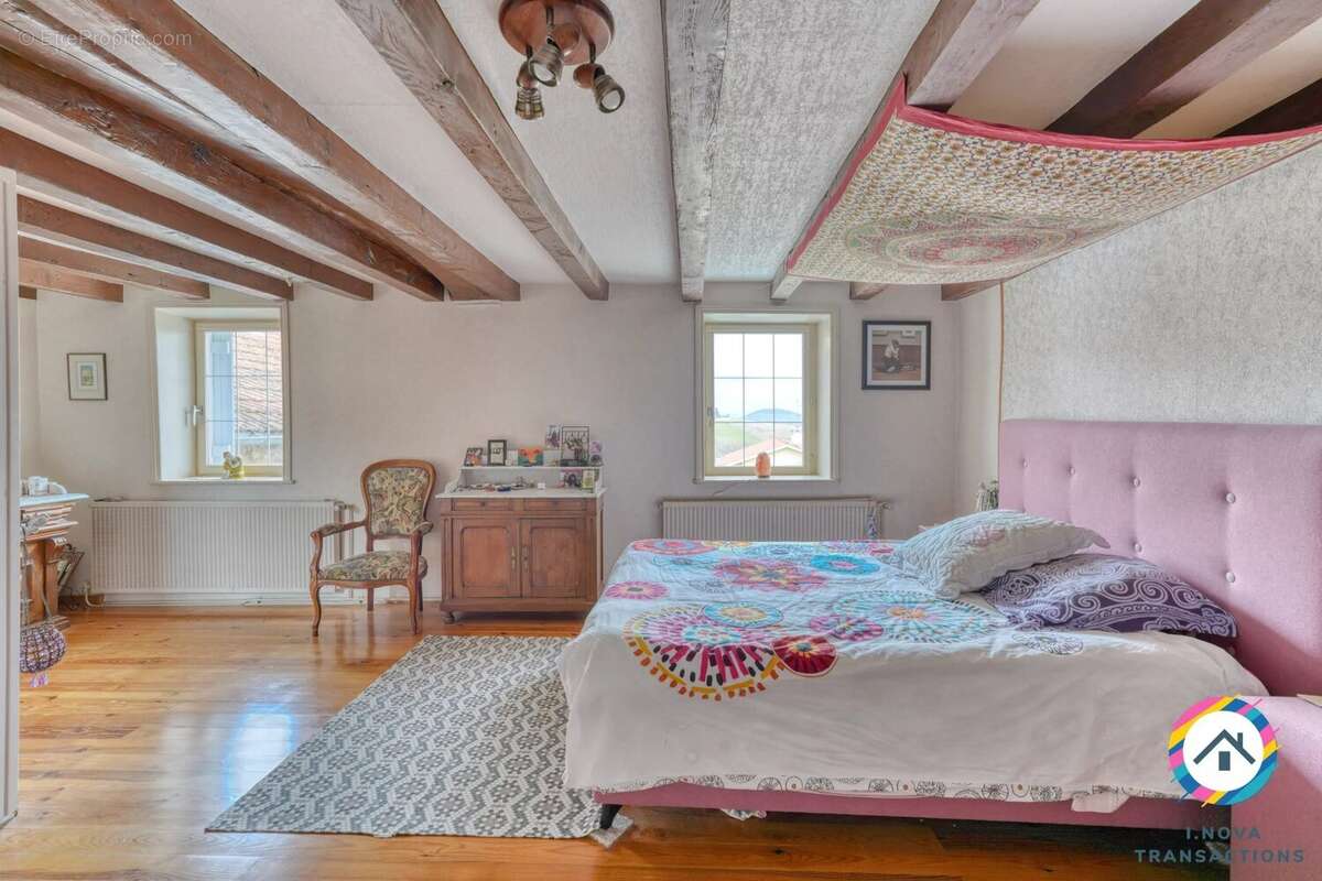 Maison à SALLES-ARBUISSONNAS-EN-BEAUJOLAIS