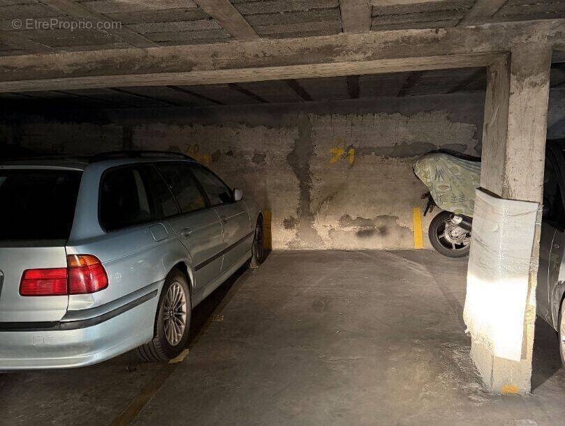 Parking à VILLEURBANNE