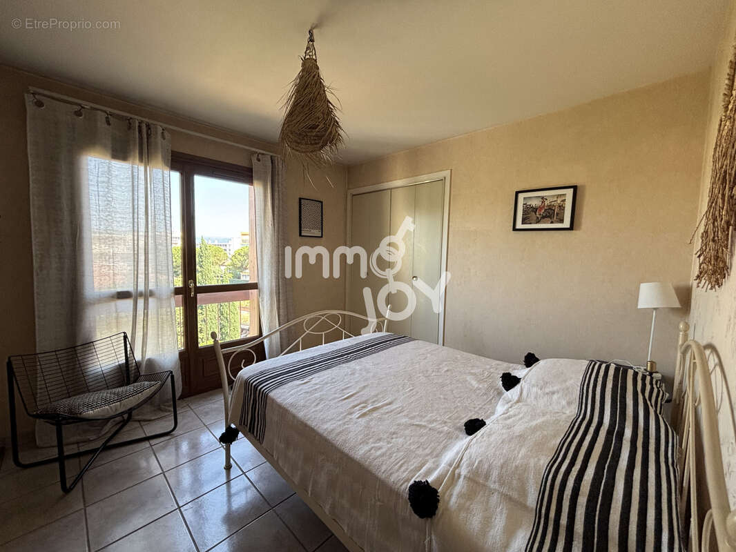 Appartement 5 pièces de 105 m2 à 2 minutes à pied de la mer et du port de Fréjus - photo 4