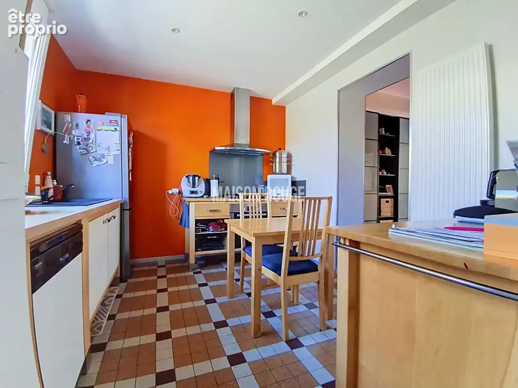 Élégante maison familiale rénovée, cinq chambres, jardin paysager - Coup de coeur assuré - LANGUEUX - photo 8