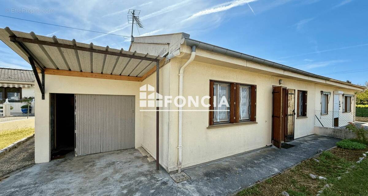 Maison à MORESTEL