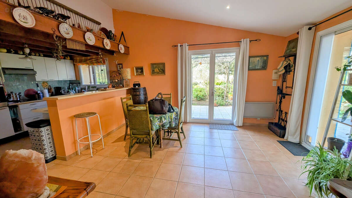 Maison à LAROQUE-DES-ALBERES