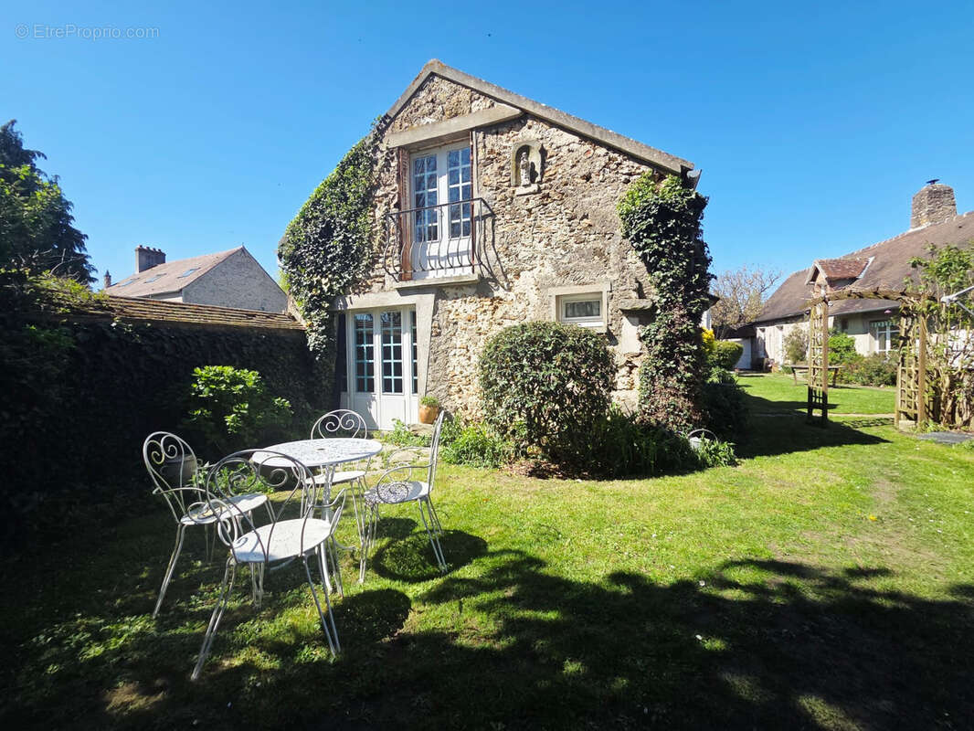 Coup de coeur, Authentique longère de caractère de 150m2 avec maison d'amis de 60m2 + grange - photo 15