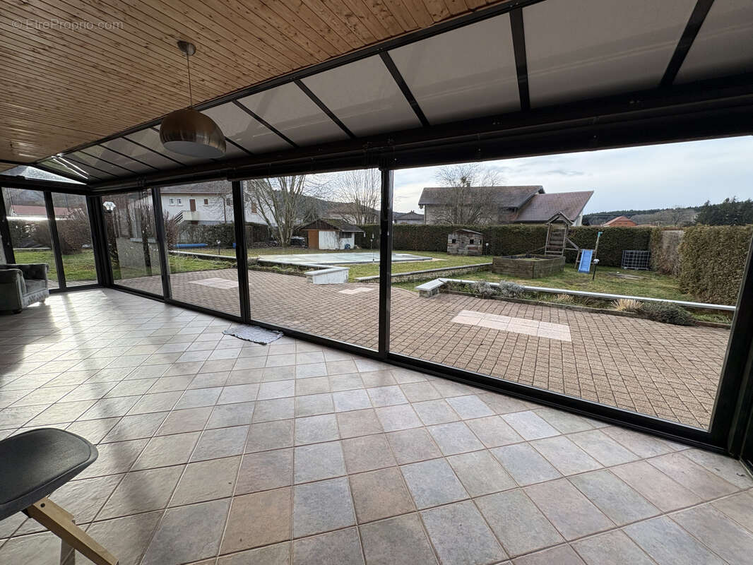 Maison à BIANS-LES-USIERS