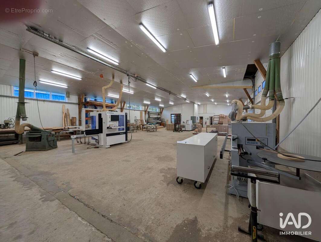 Photo 7 - Commerce à COURGAINS