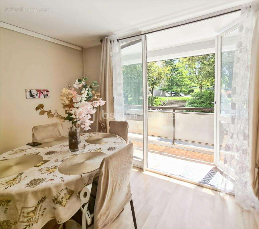 Appartement à CLICHY-SOUS-BOIS