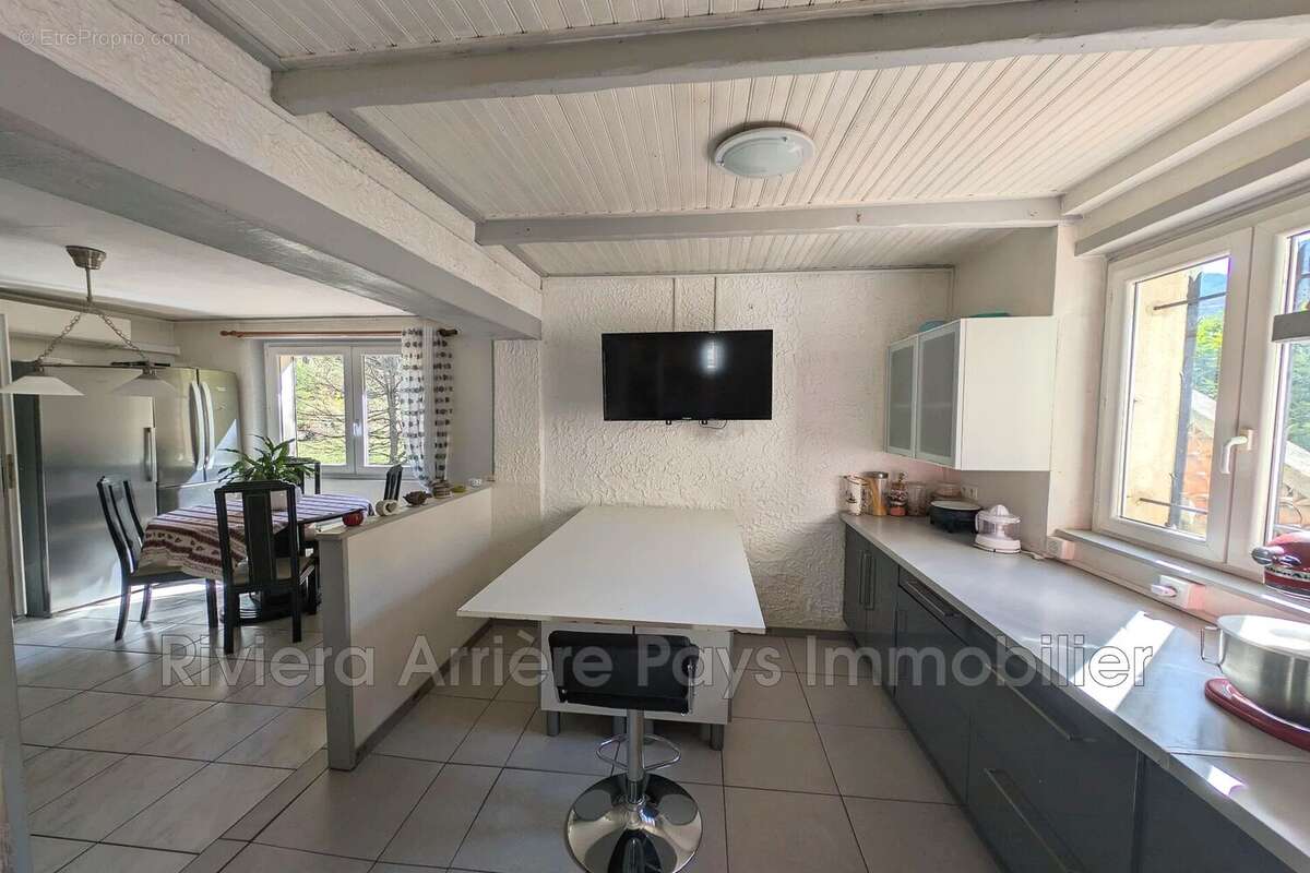 Maison à PUGET-THENIERS