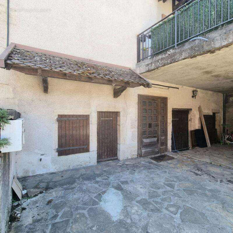 Appartement Yenne 4 pièce(s) 89.90 m2 - photo 3