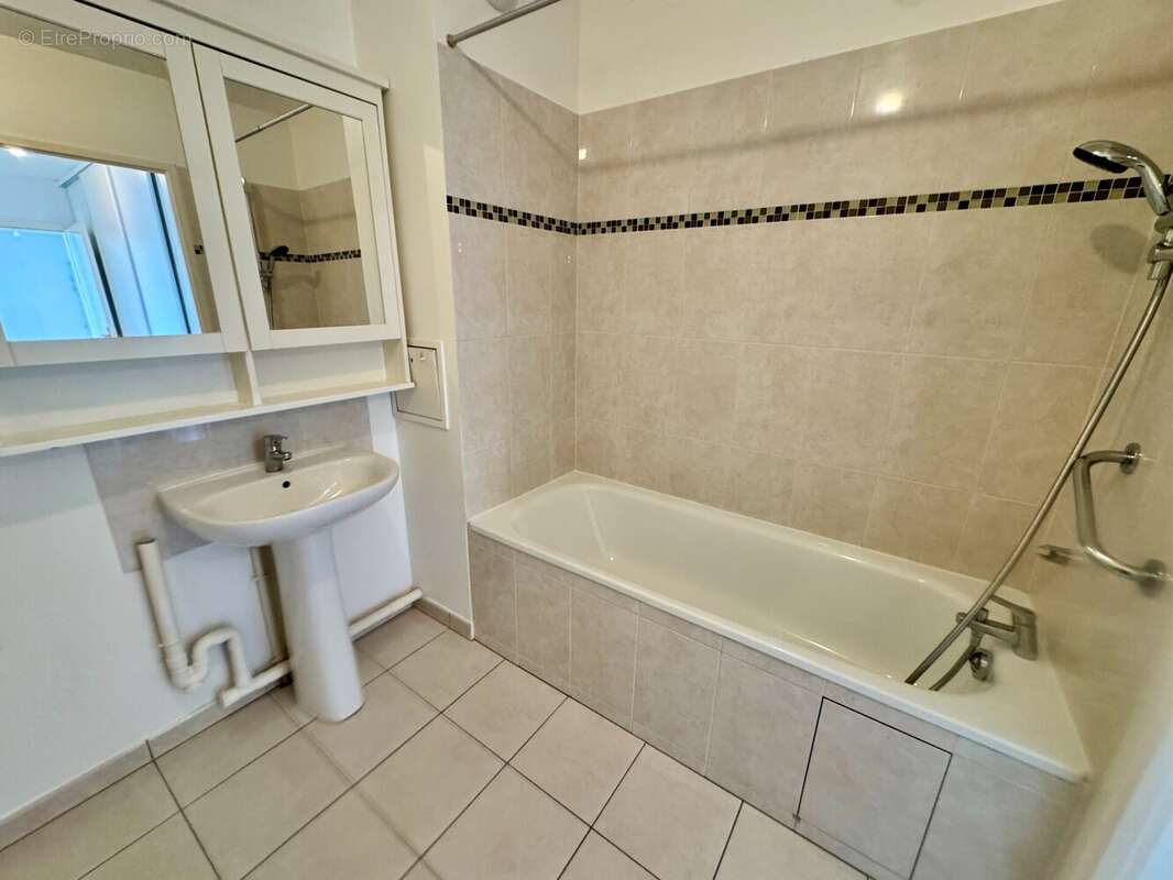 Appartement à PRINGY