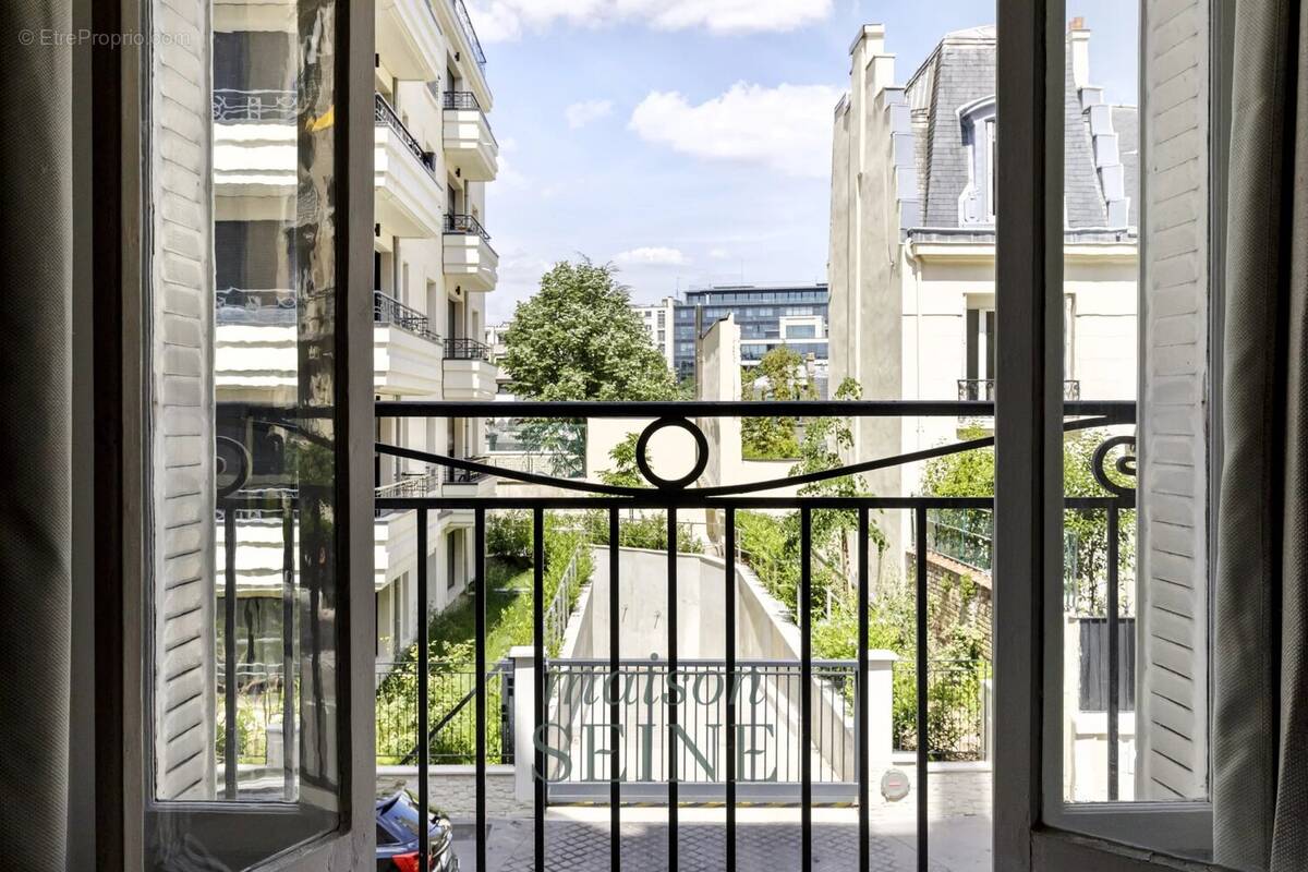 Appartement à NEUILLY-SUR-SEINE