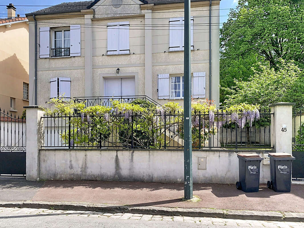 Maison à SAINT-MAUR-DES-FOSSES