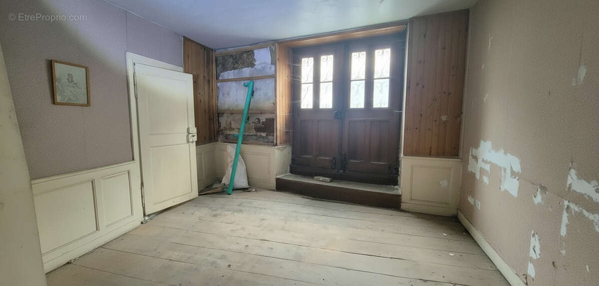 generated_2025-10-30T13_30_59 - Commerce à WASSELONNE