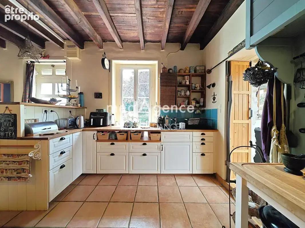 Maison de 135 m² avec garage et hangar - photo 1