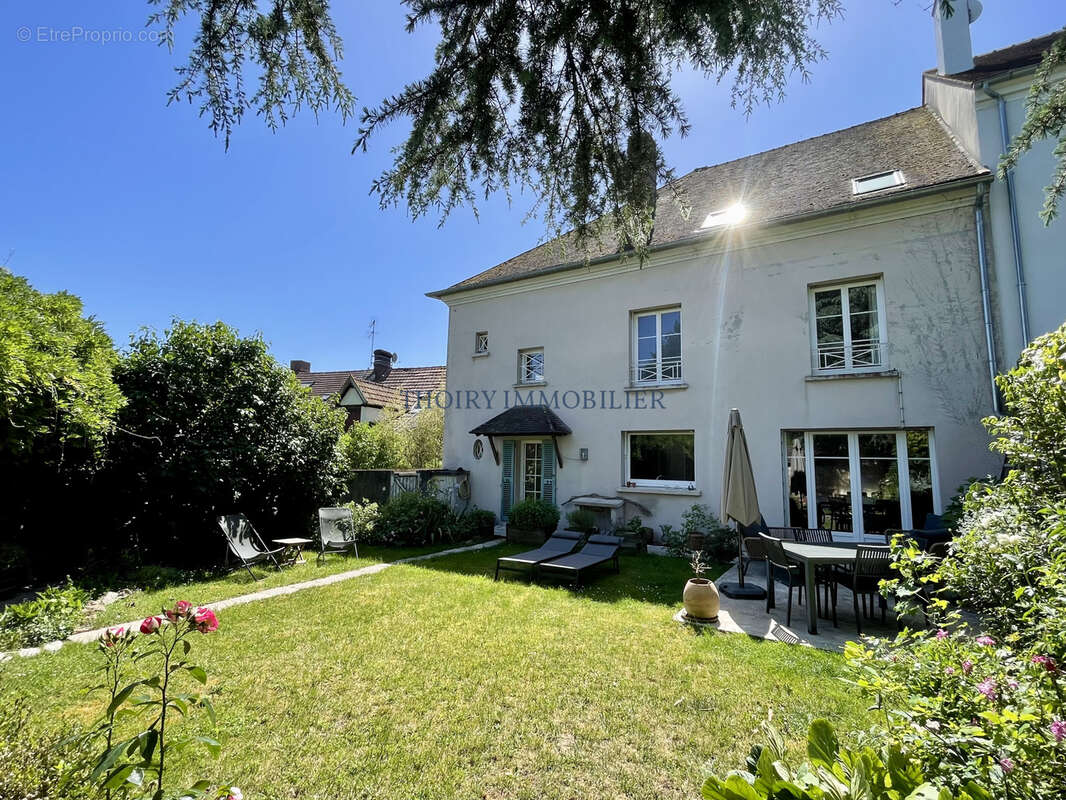 Maison à THOIRY