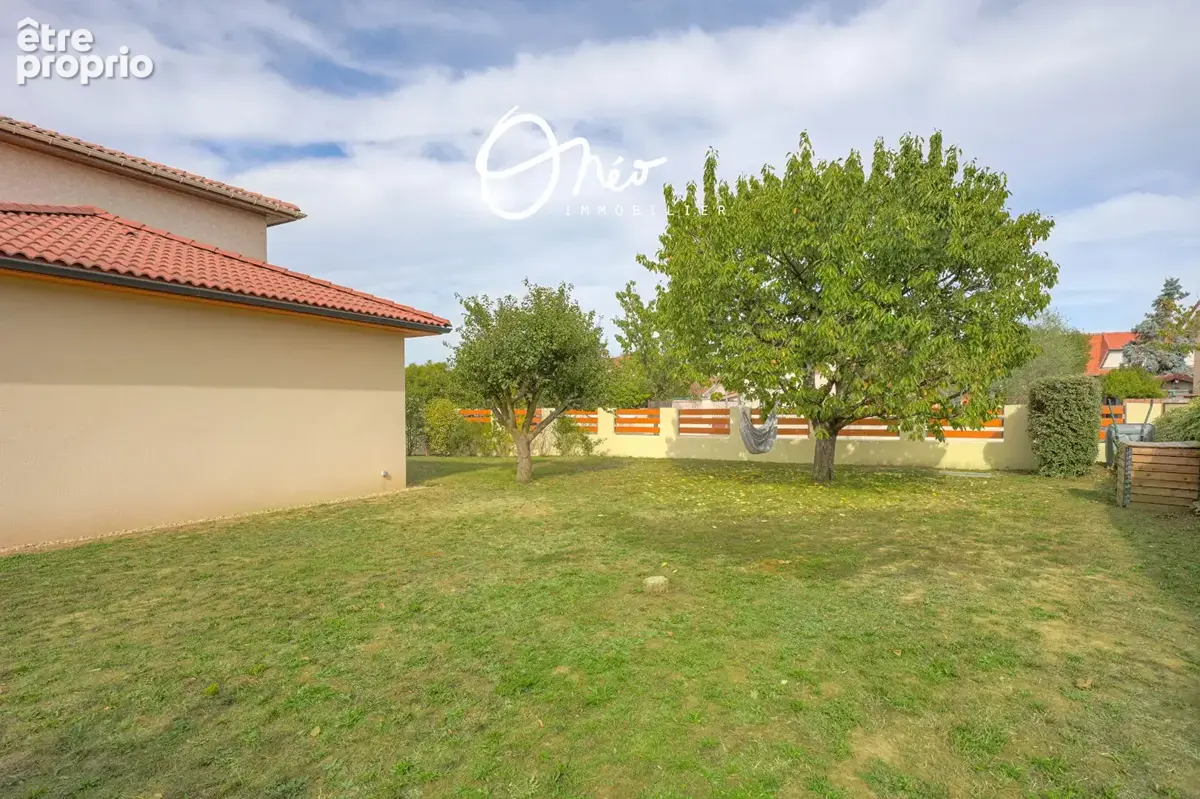 Maison 6 pièces de 113 m2 avec jardin et 2 garages à Mions - photo 3