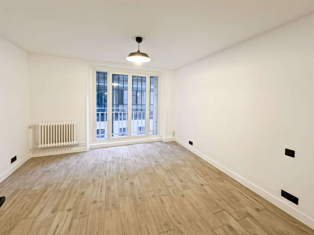 Appartement à PARIS-10E