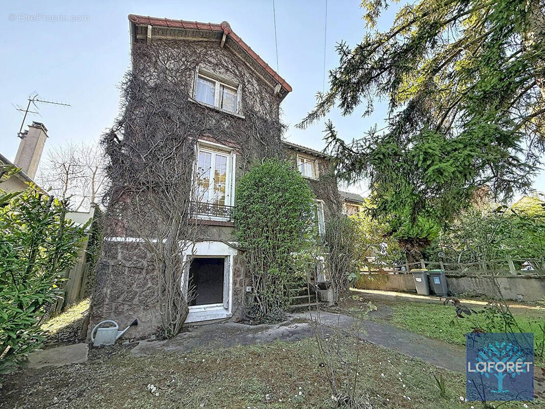 Maison à VIGNEUX-SUR-SEINE