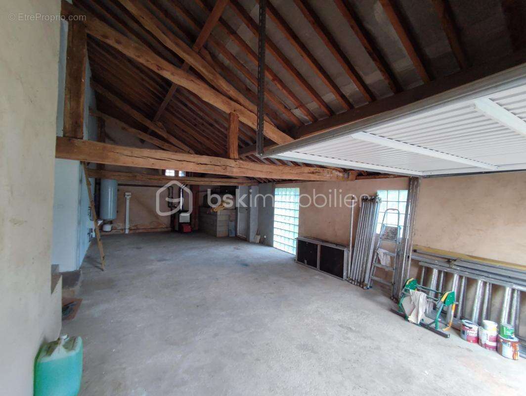 Maison à THORIGNY-SUR-OREUSE