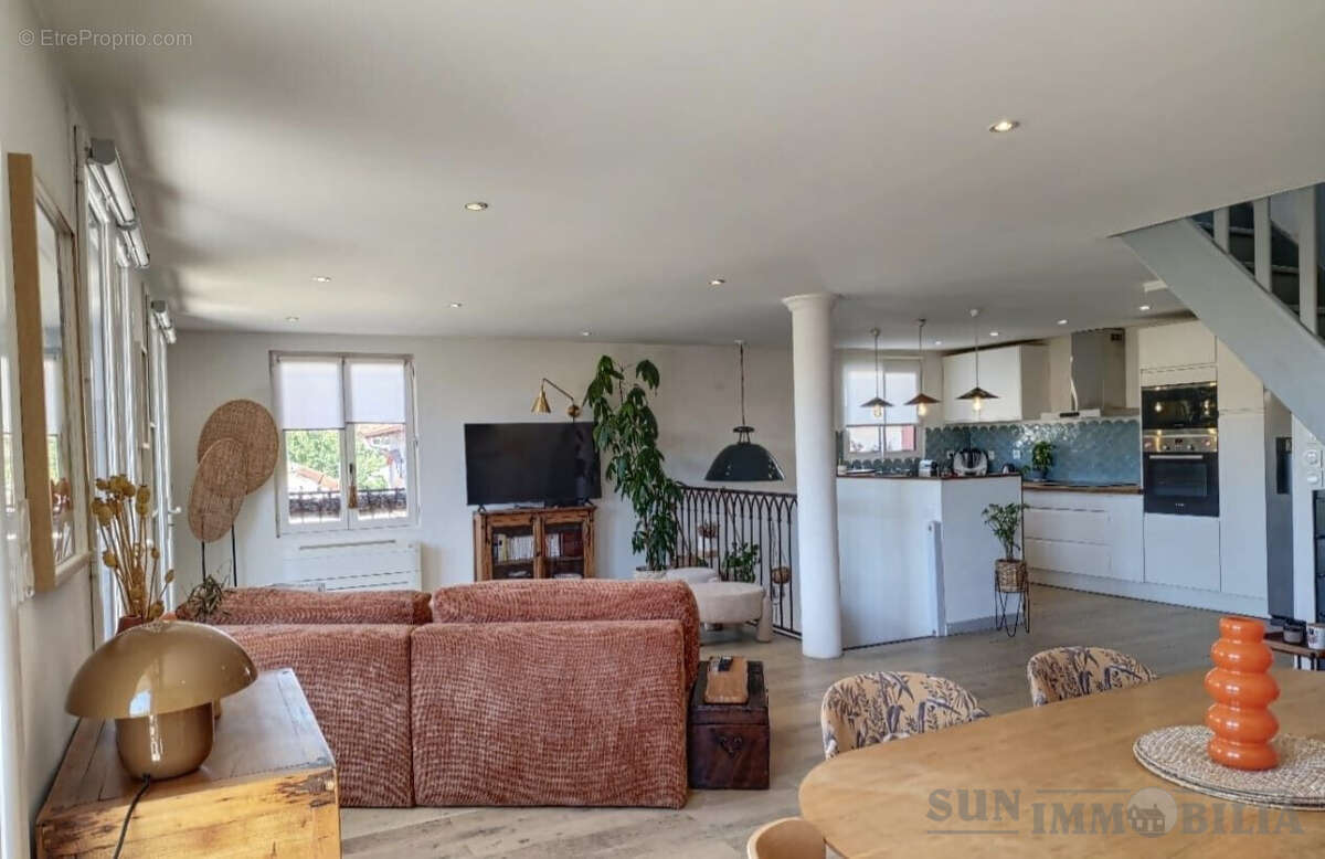 Maison 165 m² à Cagnes-Sur-Mer  - photo 7