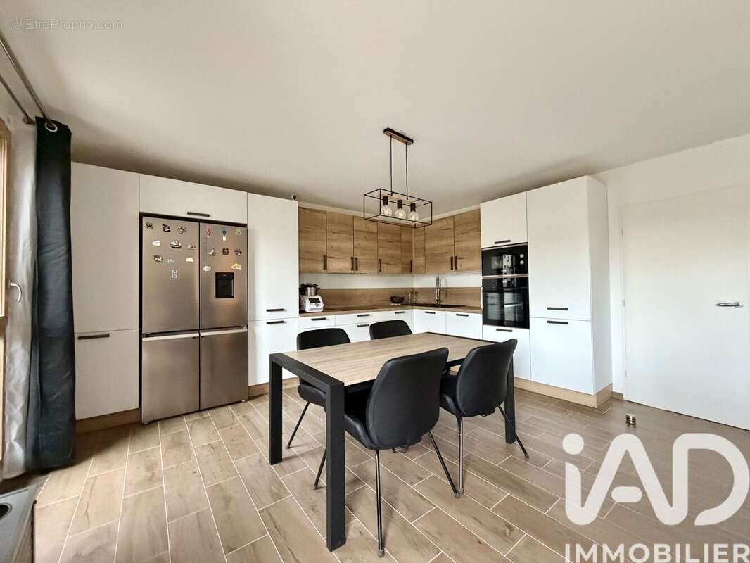 Photo 6 - Appartement à CHATEAUNEUF-LE-ROUGE