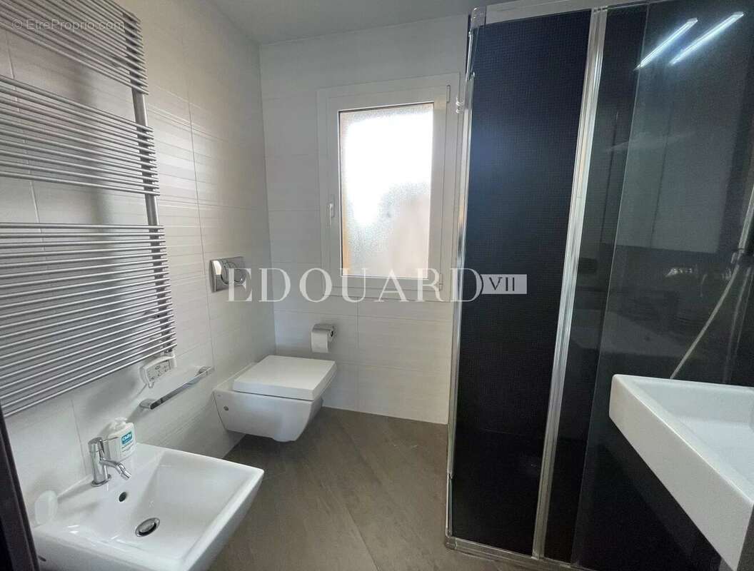 Appartement à ROQUEBRUNE-CAP-MARTIN