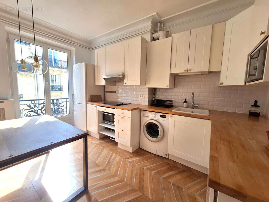 Appartement à PARIS-18E