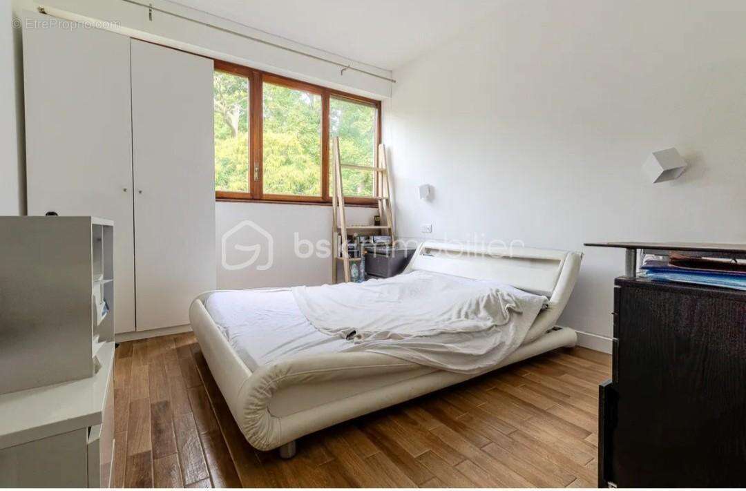 Appartement à LA CELLE-SAINT-CLOUD