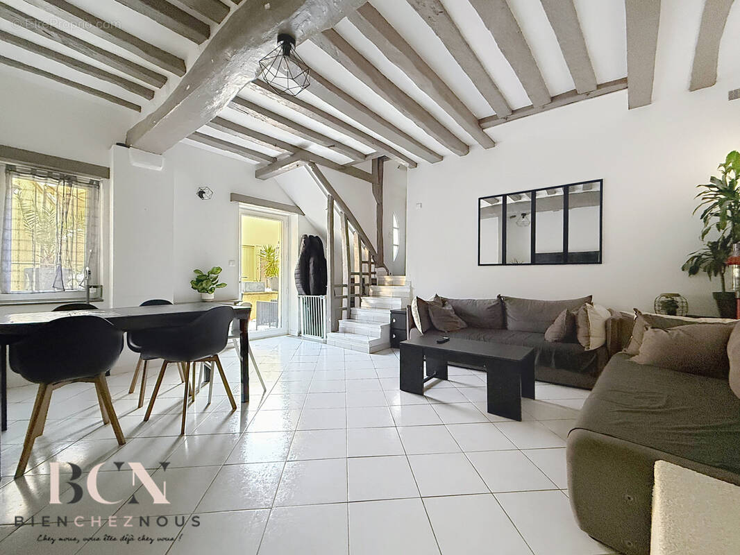 Maison à SARCELLES