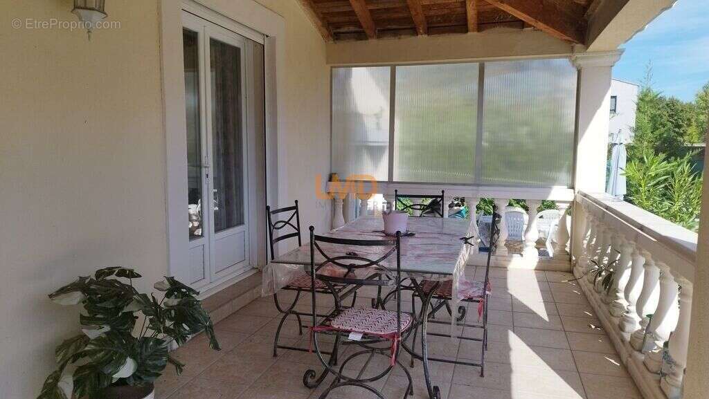 Maison à LA CALMETTE