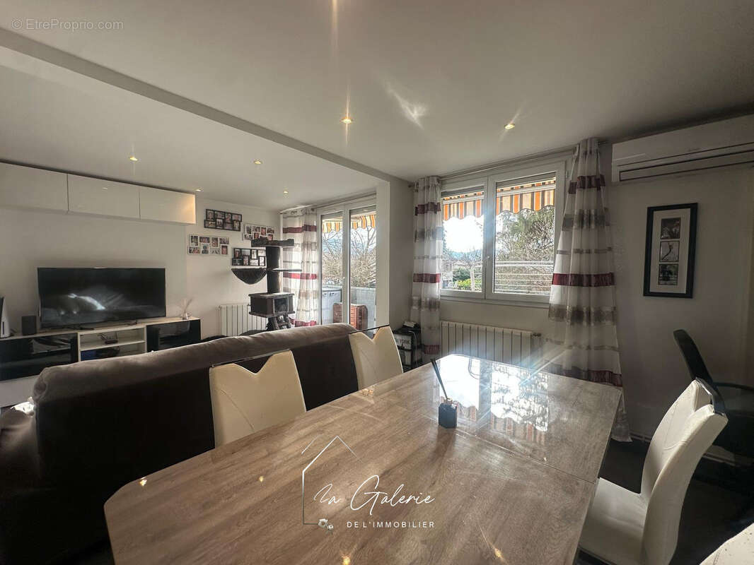 Appartement à SAINT-MARTIN-D'HERES