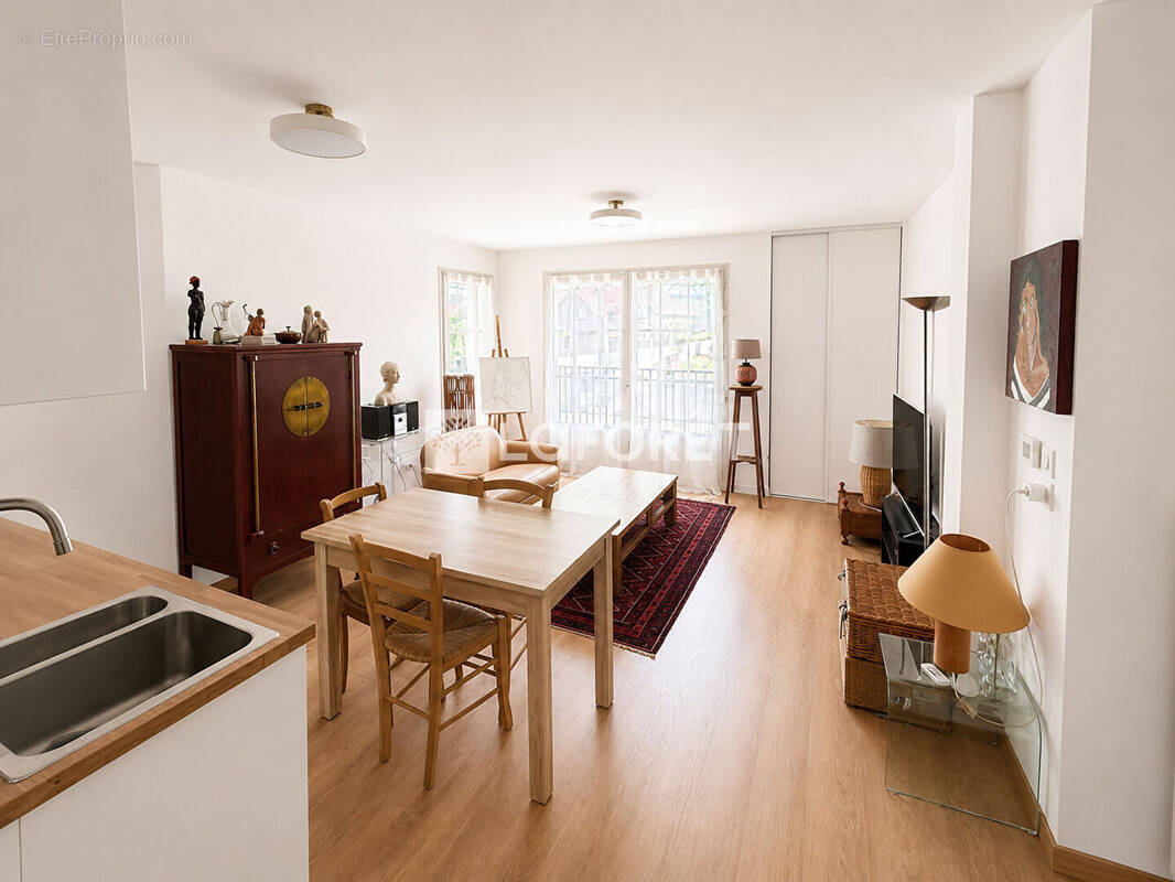 Appartement à LAMORLAYE