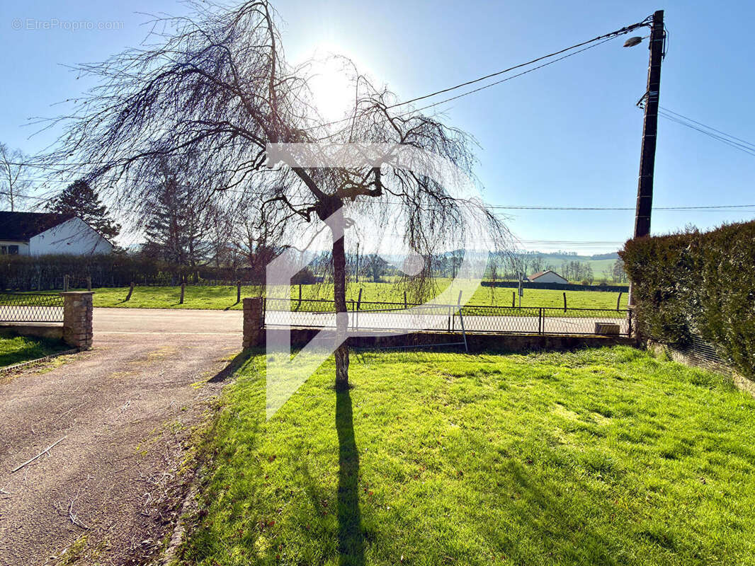 Maison à SAINTS-GEOSMES