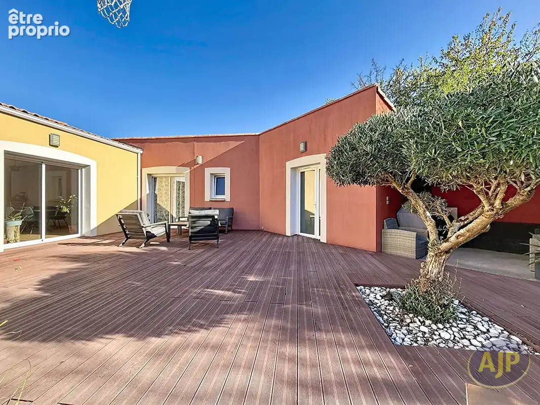 Photo Maison à Sainte-Pazanne au prix de 395 200€