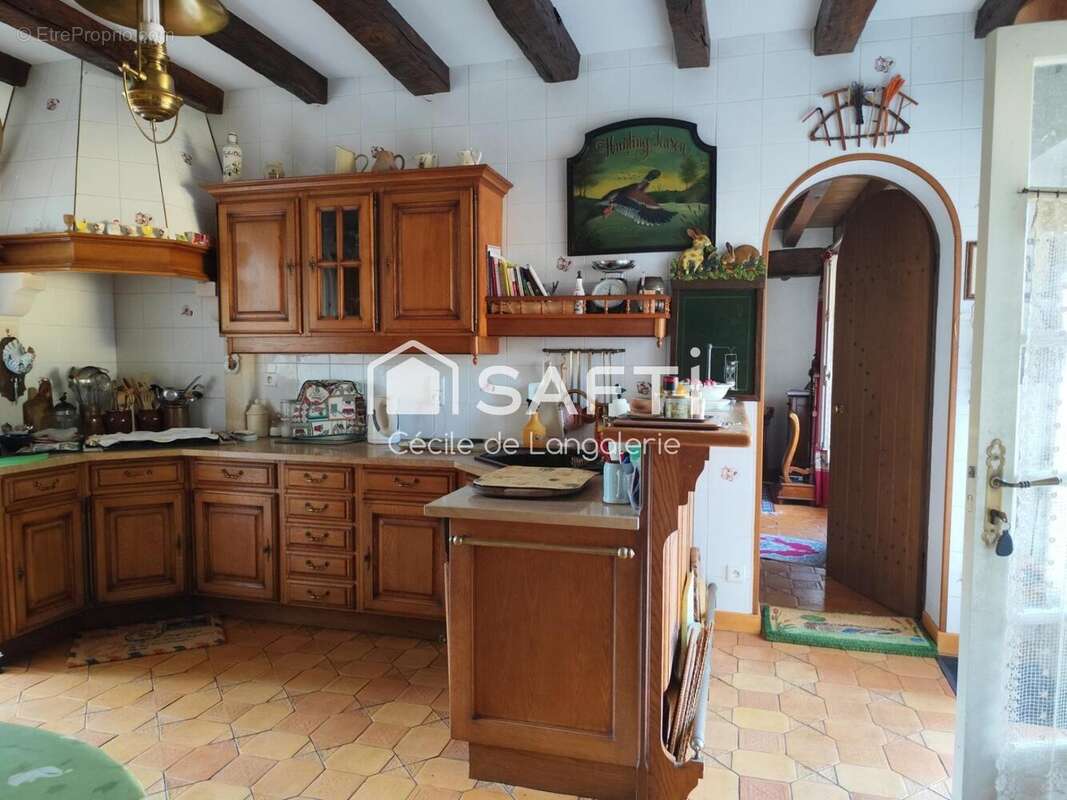 Maison 189 m² à Azay-Le-Ferron  - photo 6