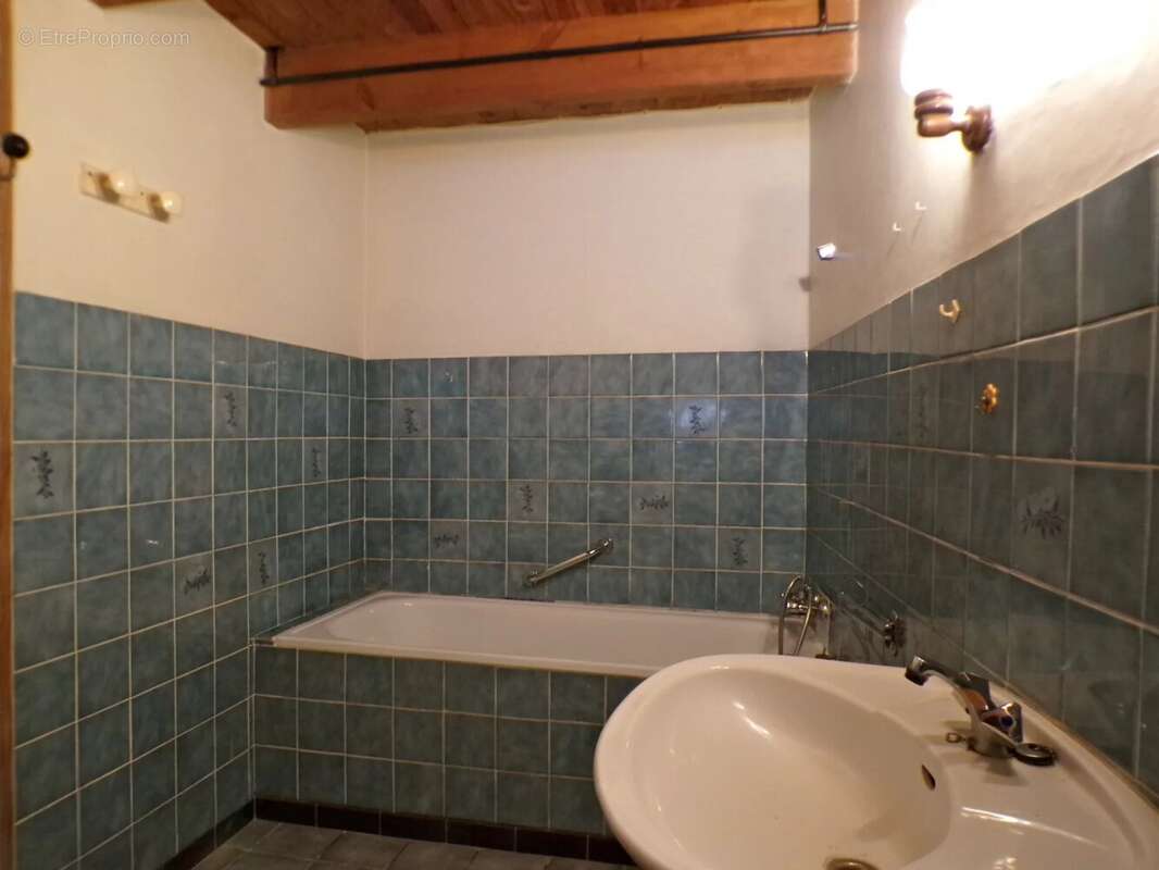 maison de village en pierre - photo 6