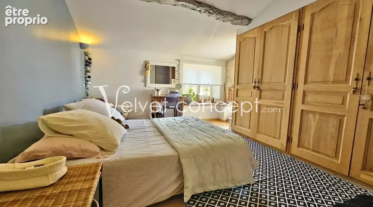 Authentique maison de village  avec 4 chambres terrasse + murs commerciaux de 50 M² - photo 5