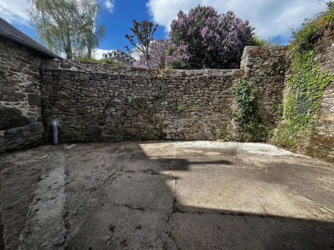 Appartement à QUINTIN