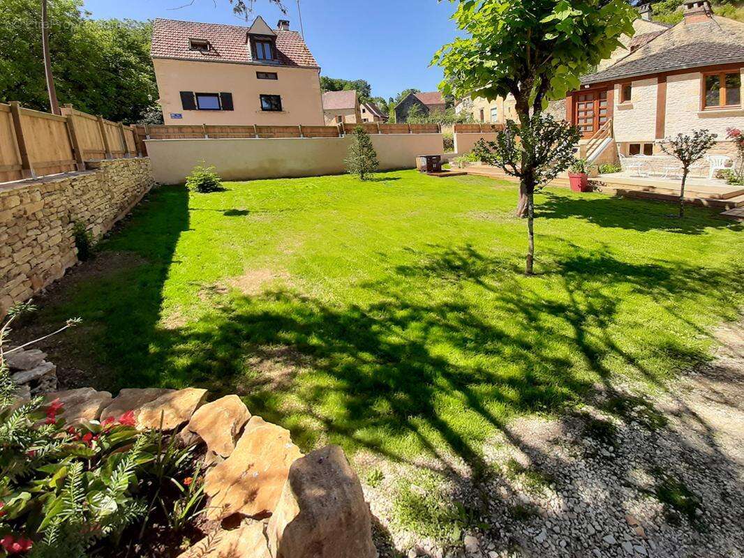 Maison à SALIGNAC-EYVIGUES